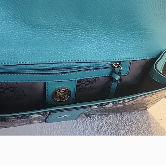 VINCE CAMUTO CLUTCH - Picture 7 of 8